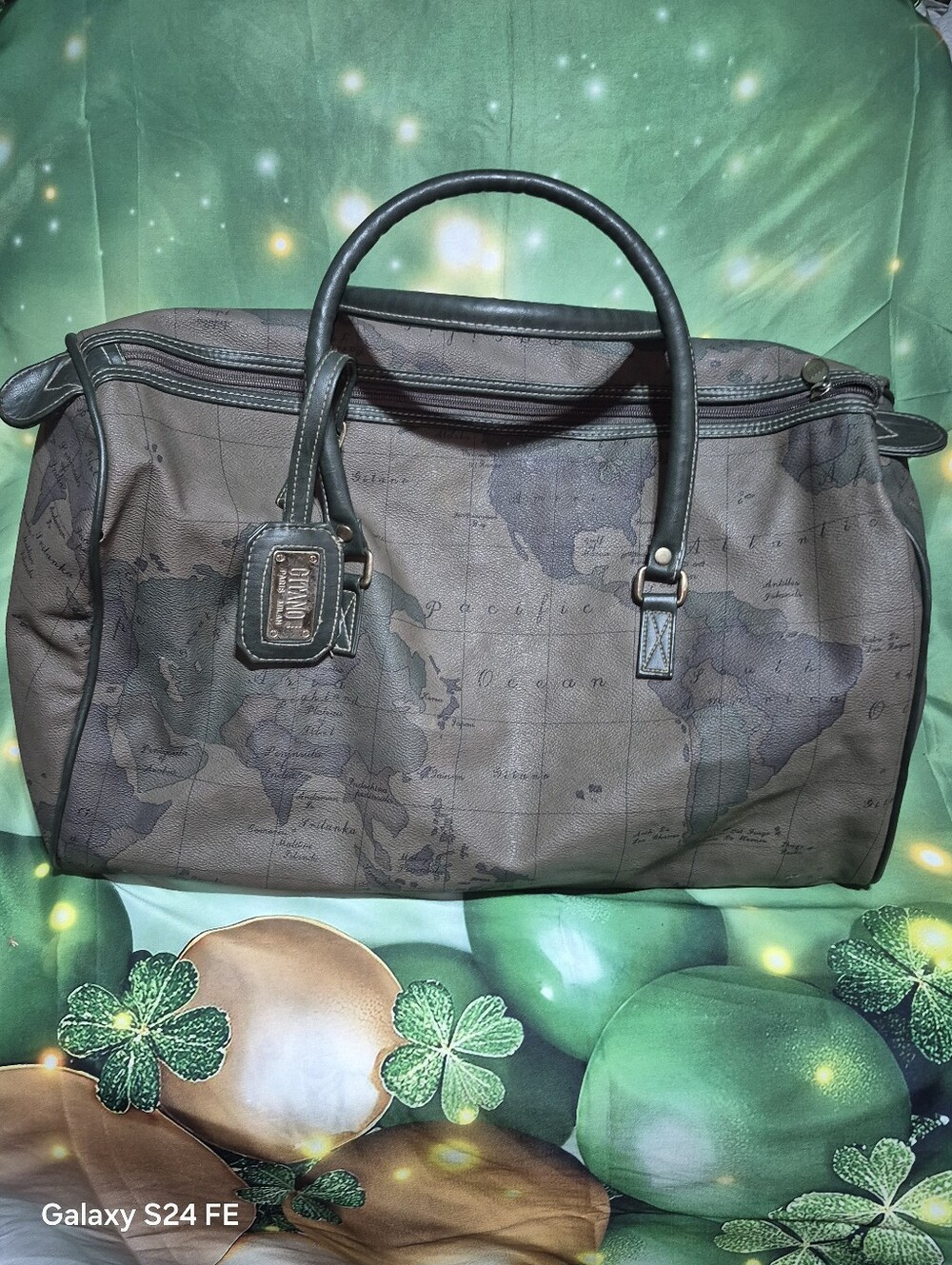 90s World Map Gitano Brown Map-Print Travel Duffel Bag